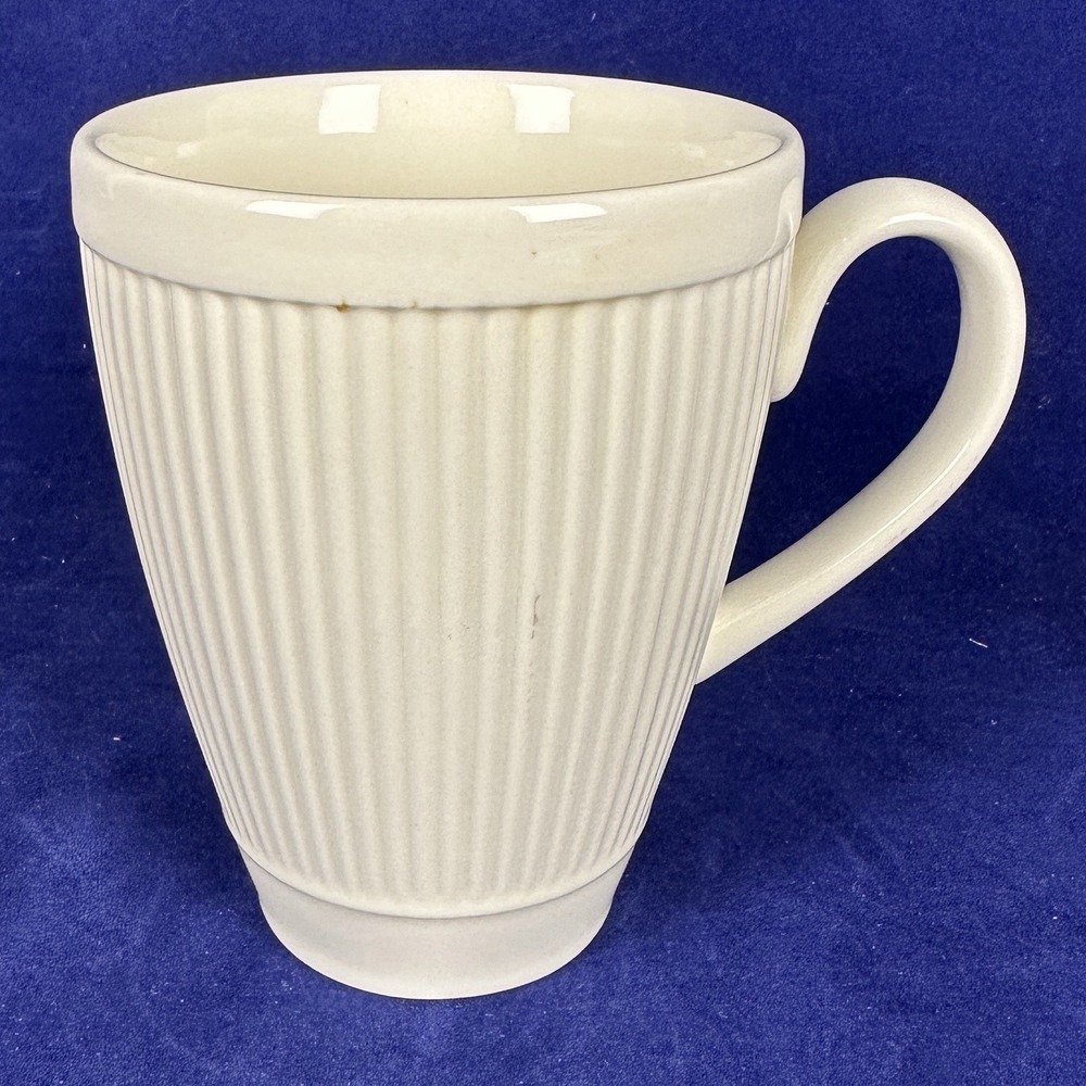 WEDGWOOD WINDSOR IVORY CREAM RIBBED COFFEE TEA MUG CUP MADE IN ENGLAND 4"